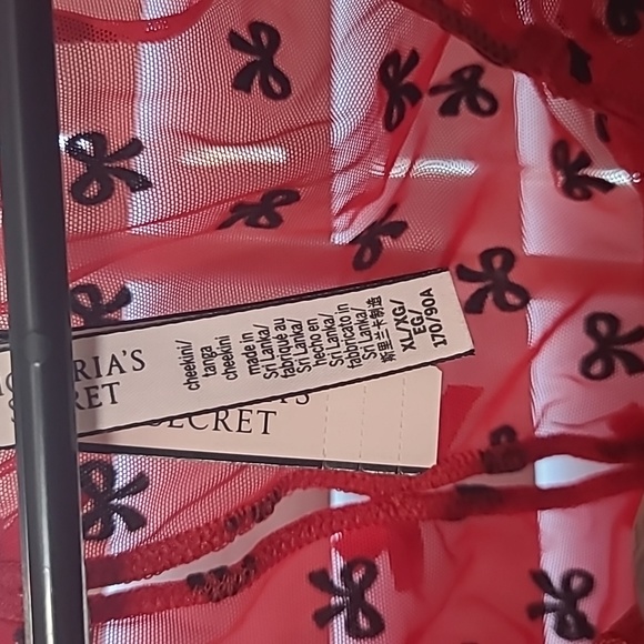 Red Victoria secret panties - Picture 3 of 7